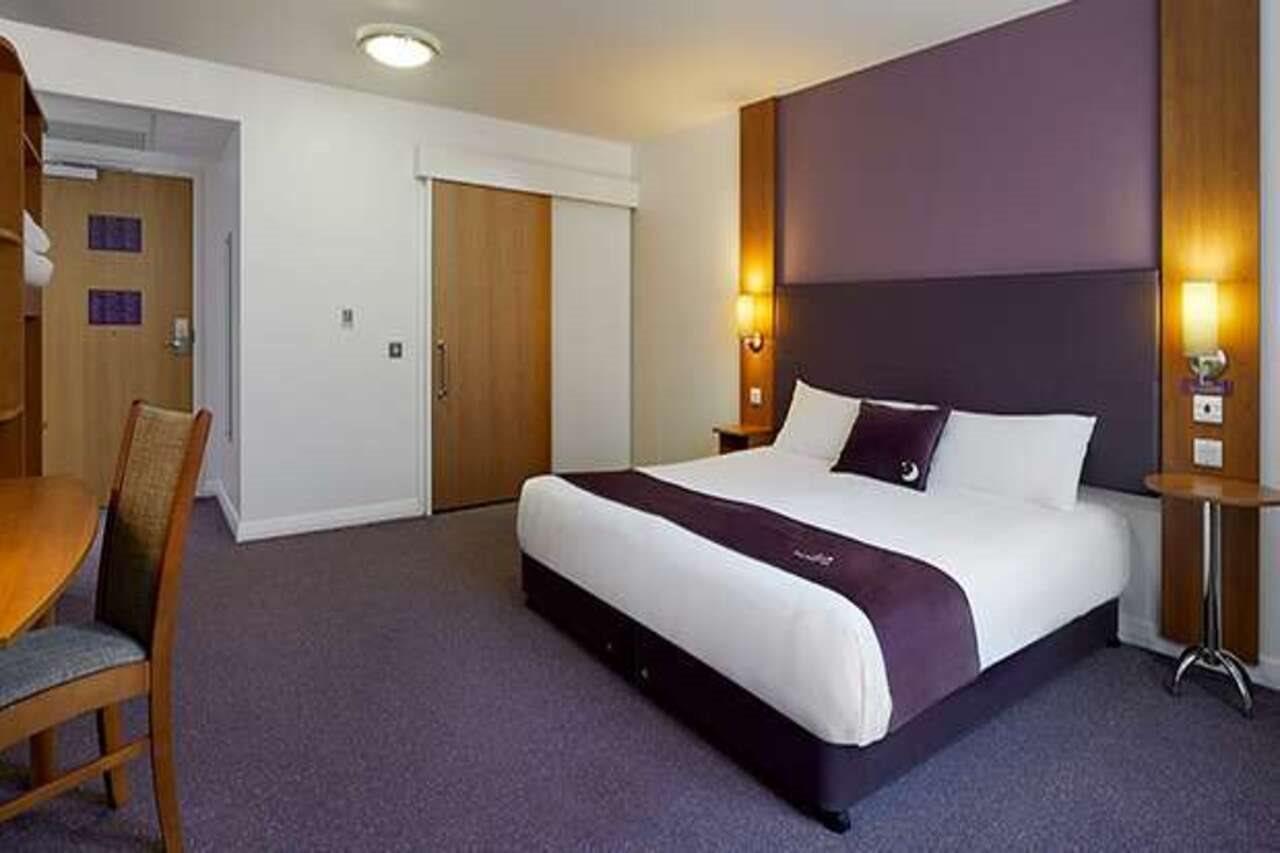 Premier Waterfront Hotel 3*
