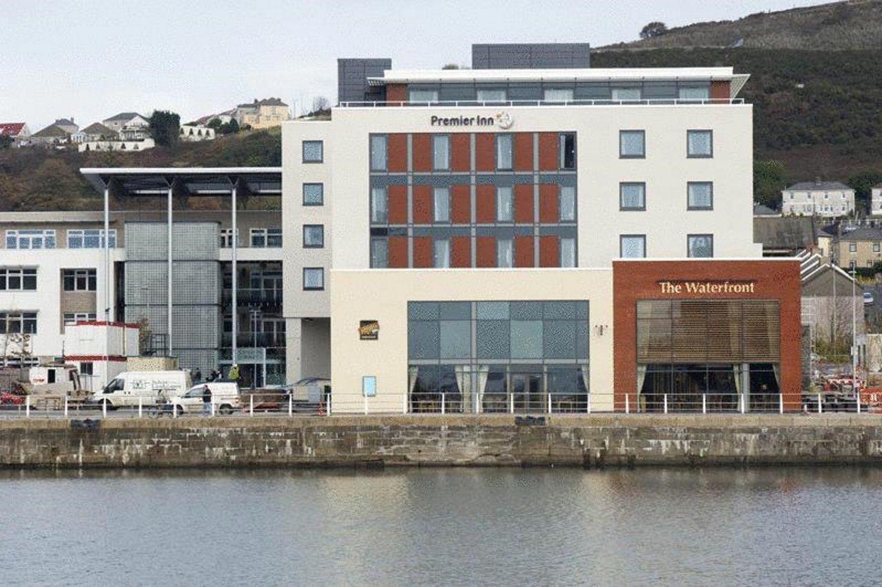 Premier Waterfront 3* Swansea