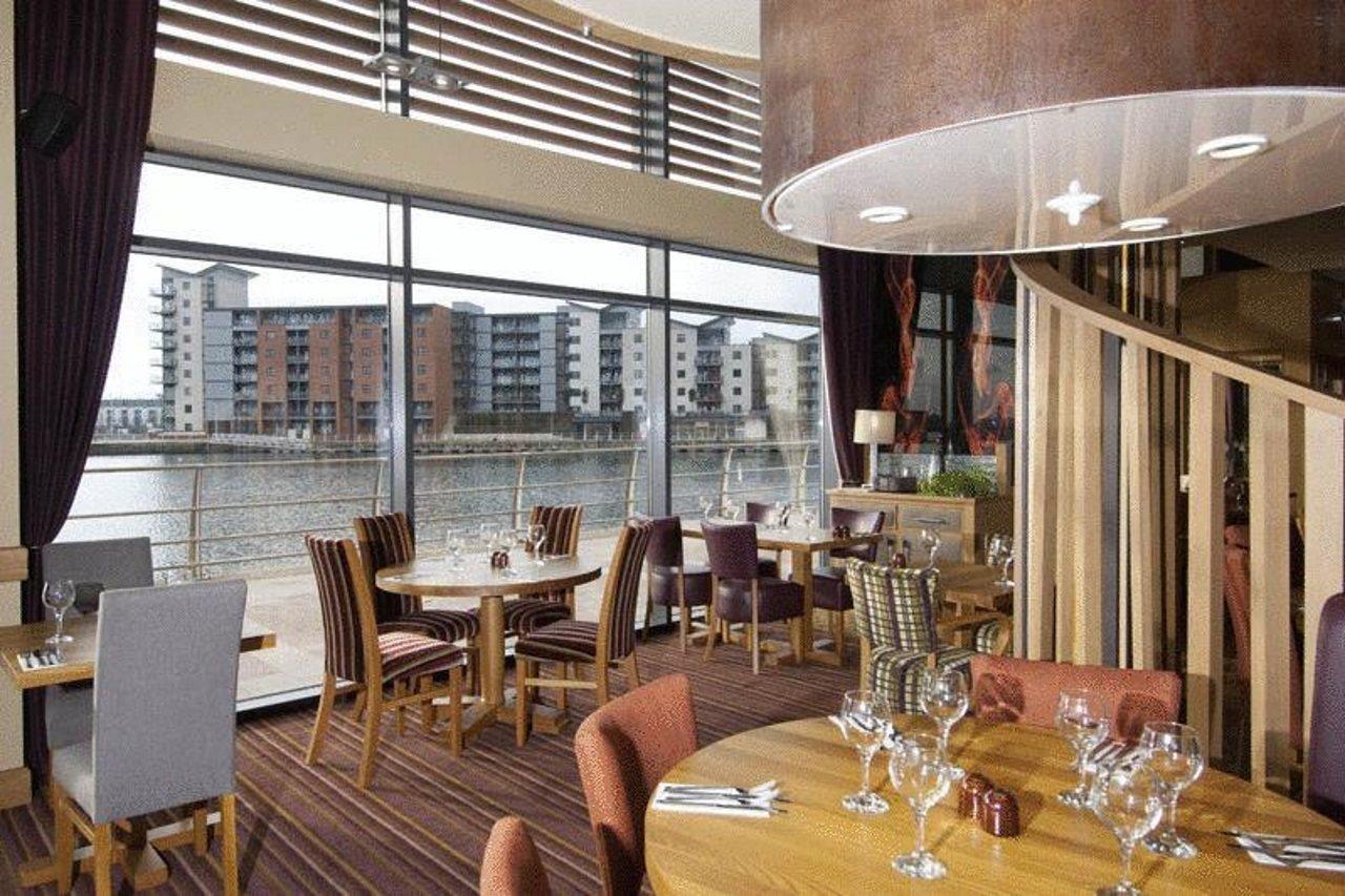 Premier Waterfront 3*