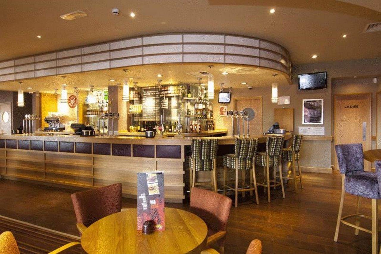 Premier Waterfront Hotel 3*