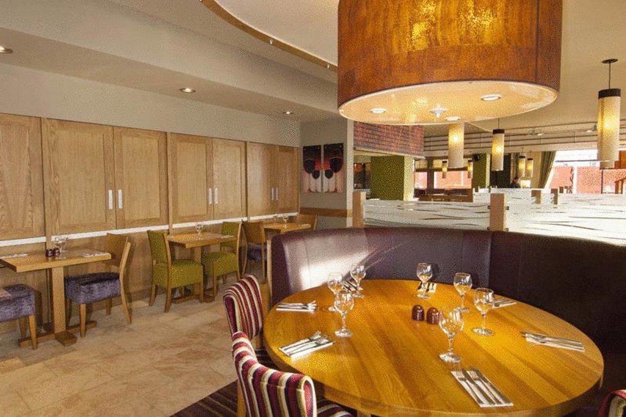 Premier Waterfront Hotel 3*