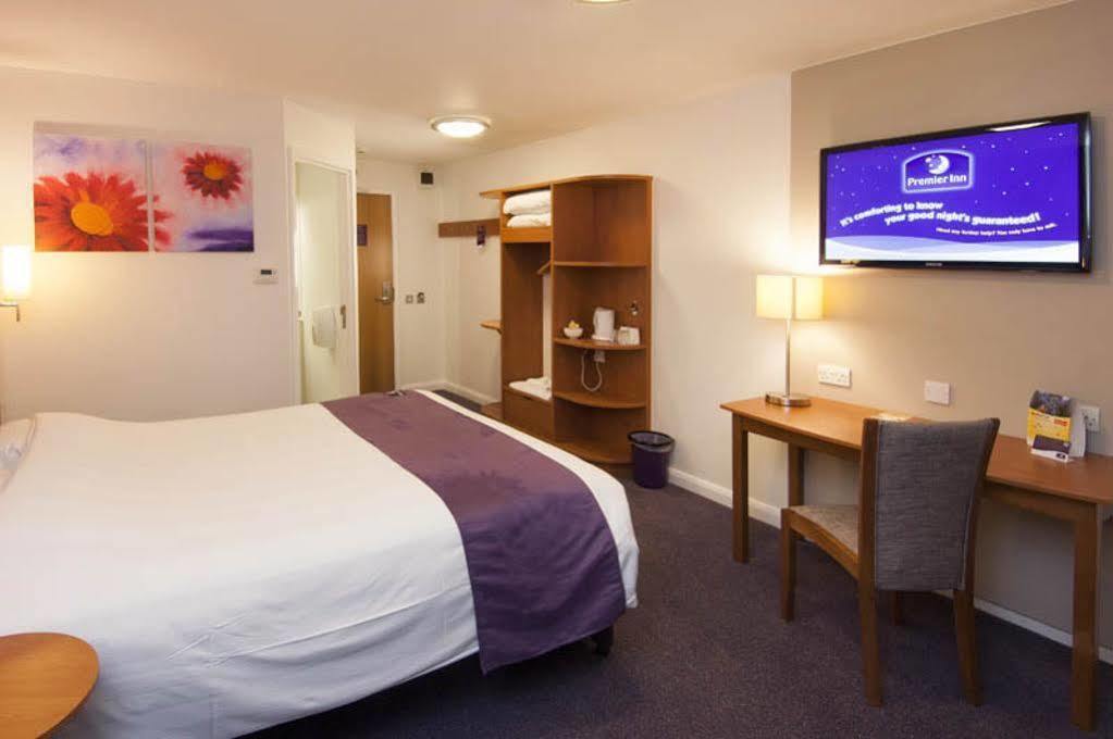 Premier Waterfront 3* Swansea