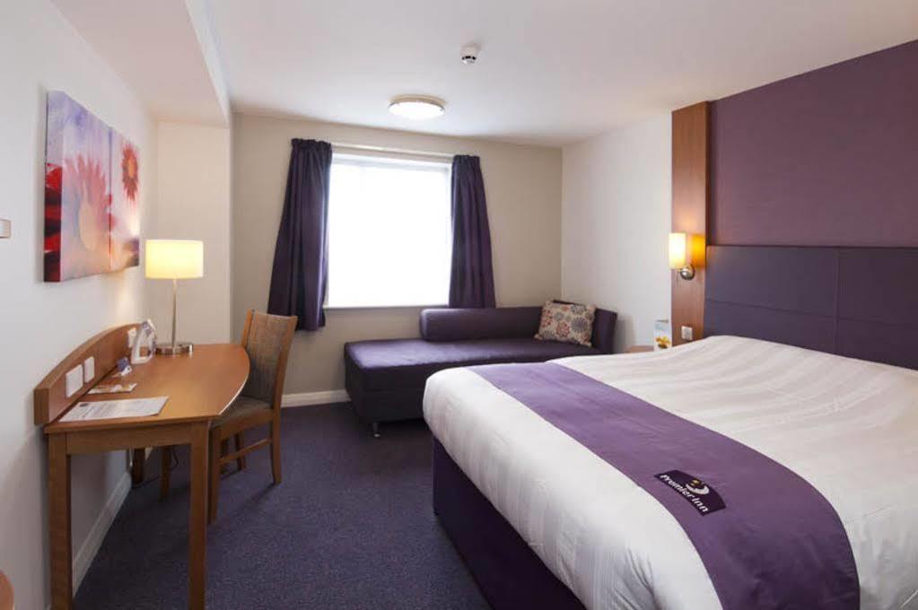 Premier Waterfront Hotel 3*